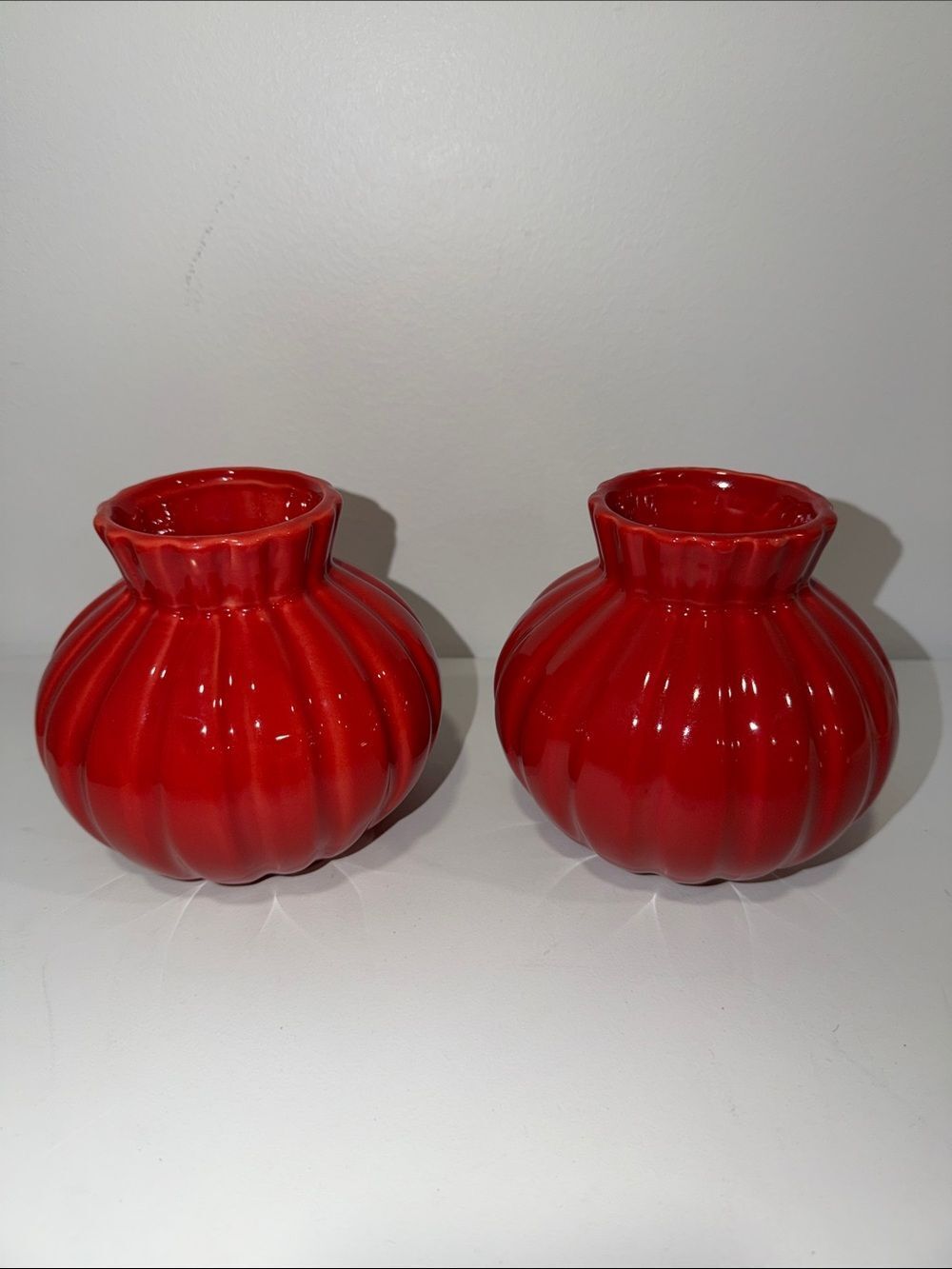 Decorative set of 2 Cherry Red Ceramic Vases Pumpkin Ribbed Shape Short matching